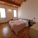 La Pasqualina Nocleg ze śniadaniem 3*